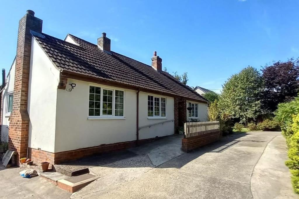 Millfields Cottage And Garden Goxhill  Exterior photo